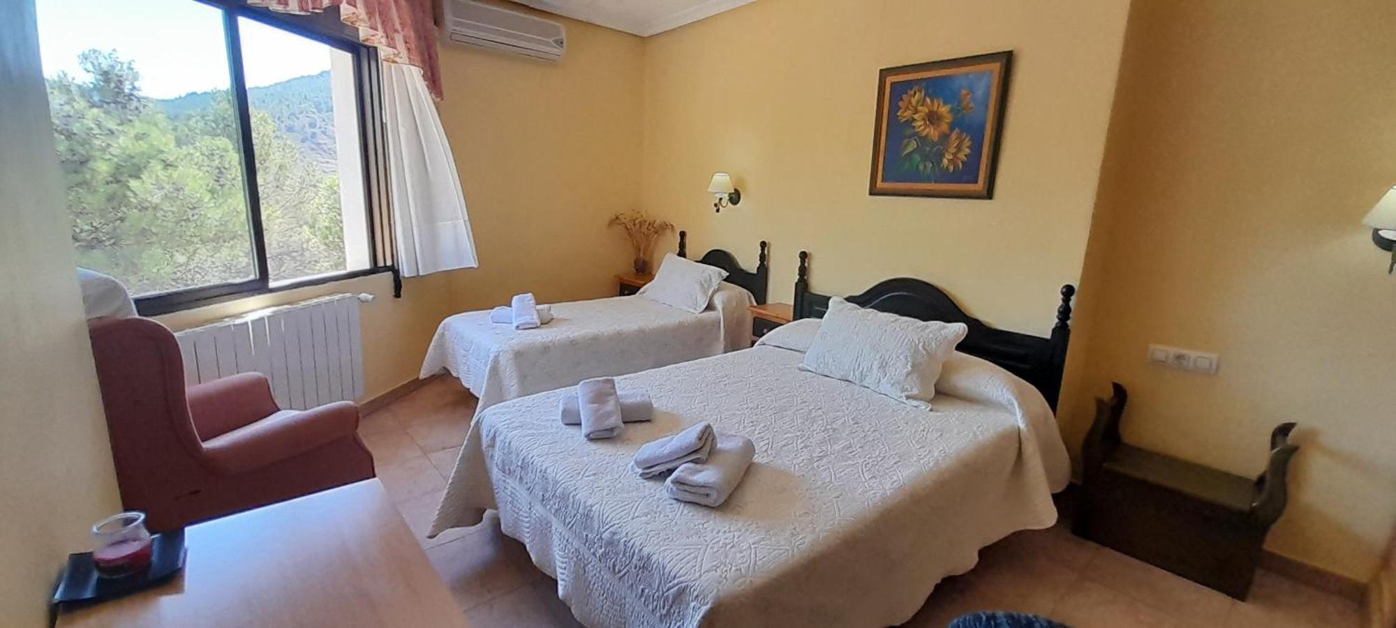 Almenara Bed & Breakfast Paterna del Madera