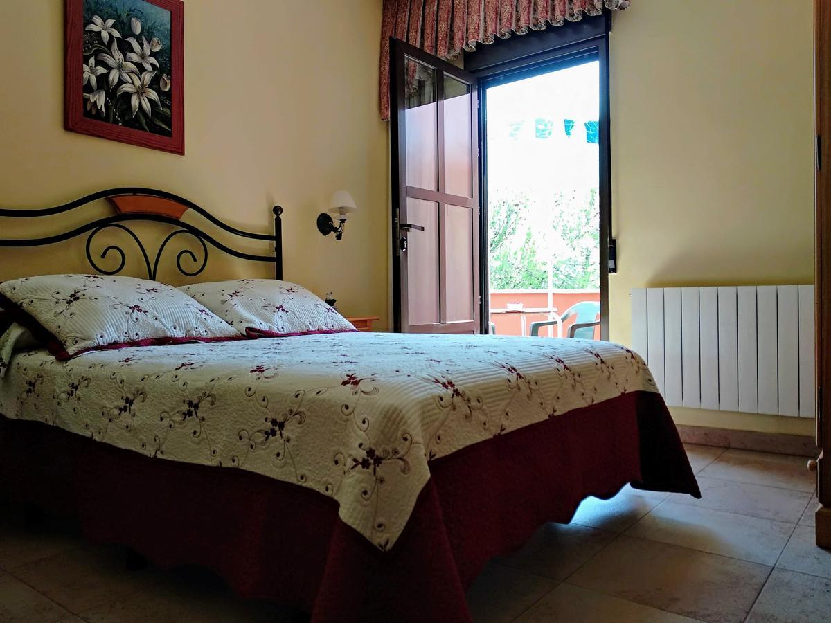 Almenara Bed & Breakfast 2*